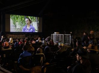 Boa Vista recebe exibição de cinema gratuito em praça pública