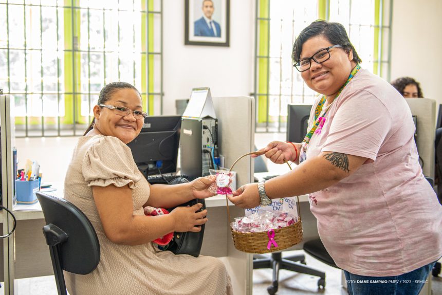 ‘Outubro Rosa’: mulheres empreendedoras participam de ação de prevenção do câncer de mama