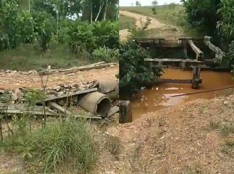 Morador da comunidade indígena Jacamim, no Bonfim, denuncia precariedade de ponte e estradas; veja vídeo