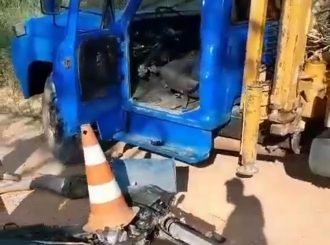 Motociclista morre ao ser atropelado por caminhão no interior de Roraima