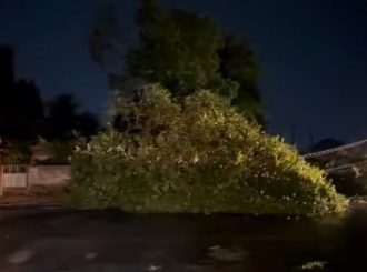 Chuva intensa com raios causa transtornos em Boa Vista