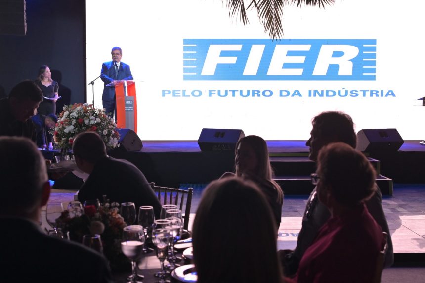 FIER e CNI premiam personalidades, instituições e empresários que contribuíram com a indústria roraimense