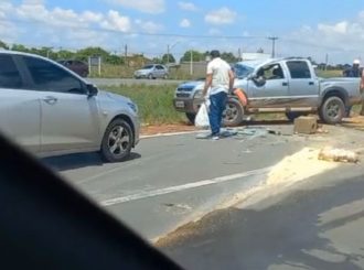 Motorista invade pista e causa acidente com capotamento na BR-401, no Cantá