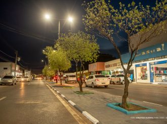 Avenida dos Bandeirantes recebe nova iluminação em LED 