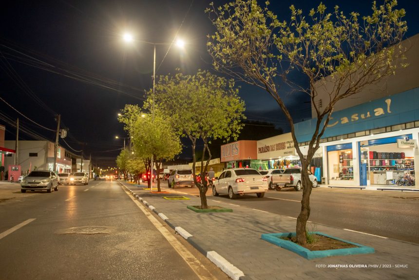 Avenida dos Bandeirantes recebe nova iluminação em LED 