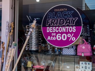 Procon Boa Vista orienta consumidores para evitar transtornos durante compras na Black Friday