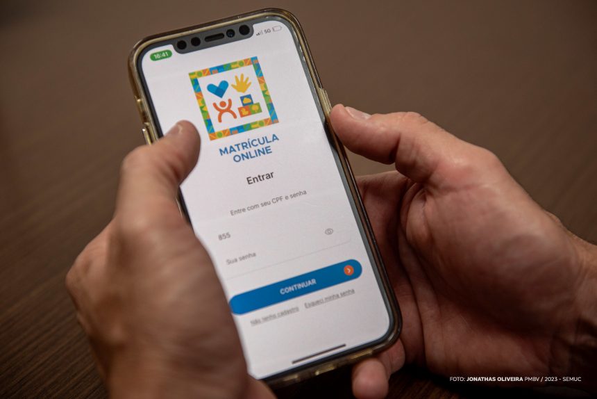 Canais digitais viabilizam solicitação de matrículas online para creches de Boa Vista