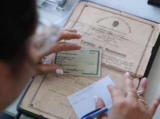 Após 12 anos, indígena corrige data de nascimento errada em documento com ajuda da Defensoria Pública