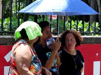 Ausência de nuvens fortalece onda de calor; entenda