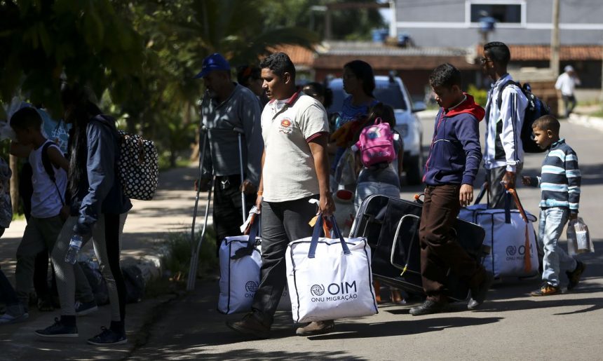 Governo Federal cria rede para promover integração de migrantes no país