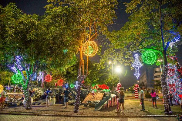 Decoração natalina em Boa Vista é opção para moradores registrarem momentos especiais durante o feriado prolongado