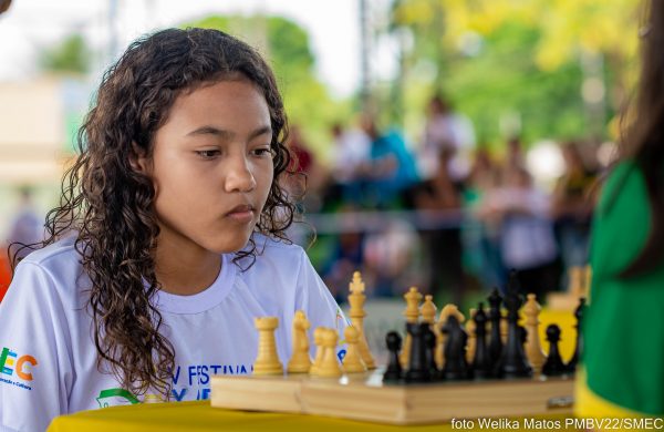 Aulas de xadrez às quartas e sextas-feiras - UERR - Universidade Estadual  de Roraima