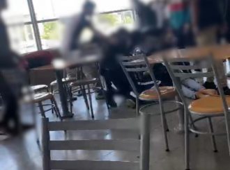 Aluno desmaia após ‘mata-leão’ e fake news sobre morte de adolescente se espalha na internet