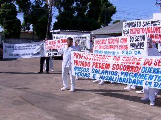 Funcionários da Clínica Renal fazem paralisação e cobram pagamento de salários atrasados