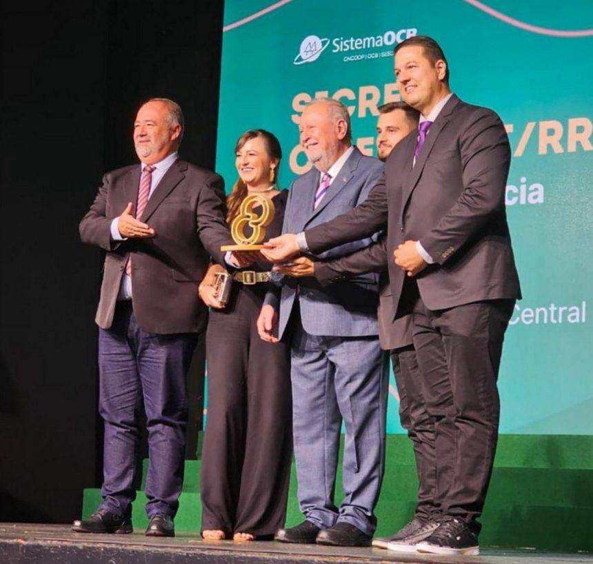 Sicredi Celeiro MT/RR recebe prêmio de excelência de melhor gestão do Brasil