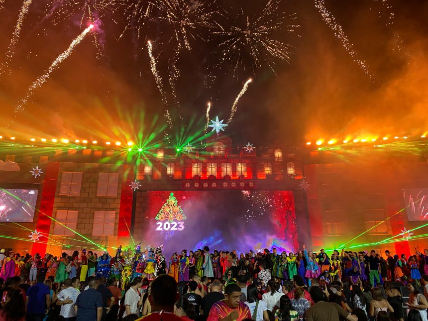 Maior espetáculo a céu aberto de Roraima, ‘Natal da Paz’ reúne milhares de pessoas na praça Aderval da Rocha