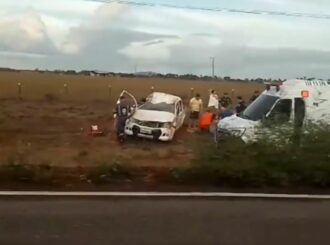 Cinco pessoas ficam feridas após motorista perder o controle da direção e caminhonete cair em ribanceira na RR-205