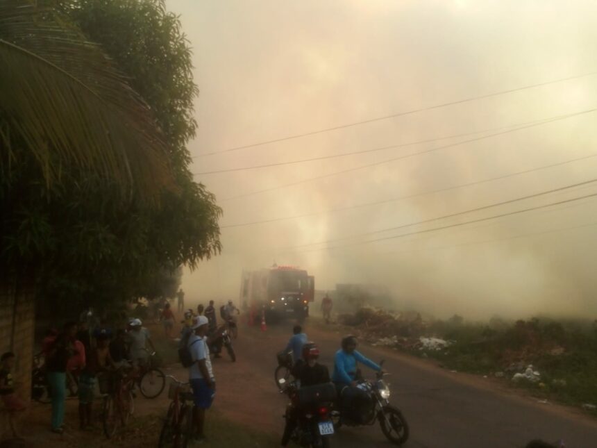 Incêndio causa transtornos a moradores em rua do Cambará; veja vídeo