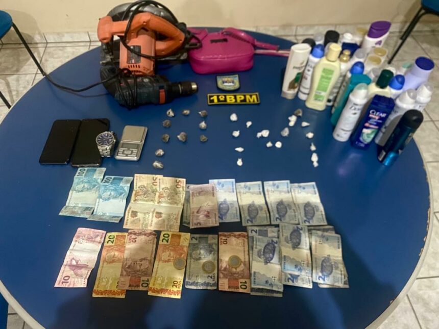 Homem tenta fugir da polícia e é preso com pacotes de cocaína, crack e maconha em RR