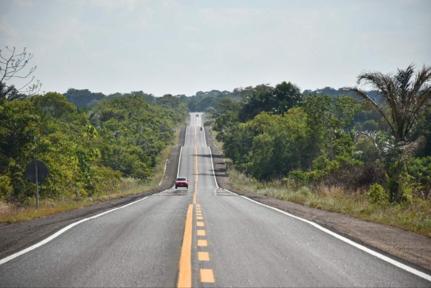 Dnit revitaliza 52 km de sinalização na BR-432, no município do Cantá