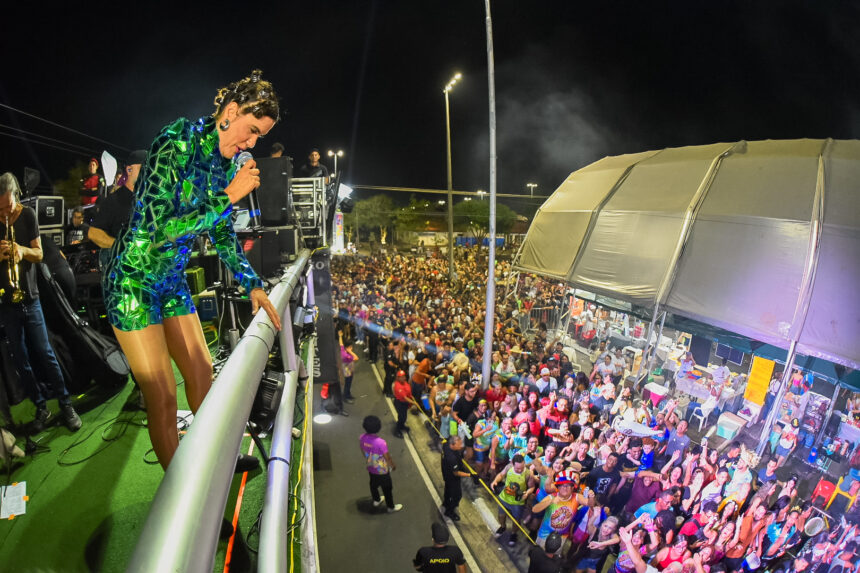 Cantora Gilmelândia reúne milhares de pessoas no encerramento do ‘Carnaval Boa Vista pra Frente’