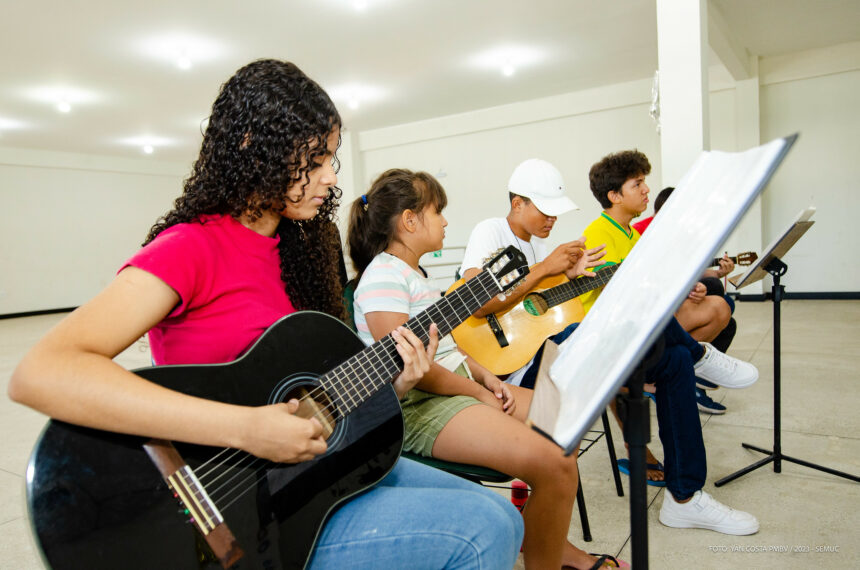 Instituto Boa Vista de Música oferta aulas de instrumentos e coral para crianças