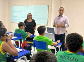 Prefeito Arthur Henrique inaugurou oito primeiras turmas de 6º ano em Boa Vista