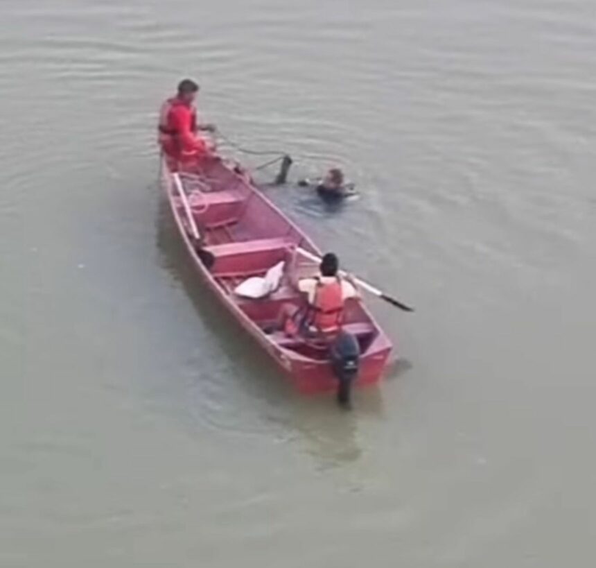 Jovem desaparece após tentar atravessar rio Mucajaí nadando; mergulhadores fazem buscas