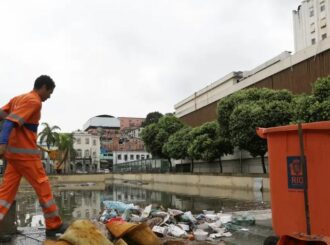 Mais de 90% dos brasileiros contam com serviço de coleta de lixo