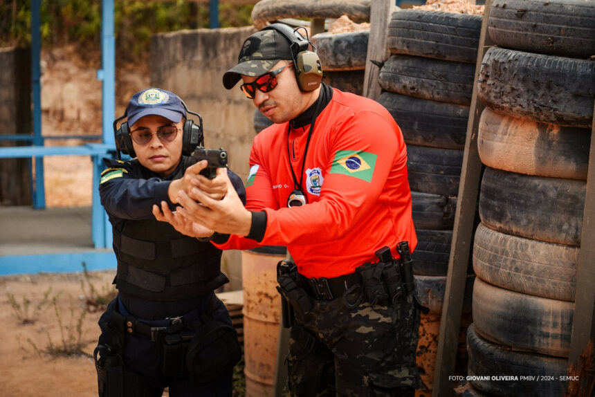 Guardas municipais de Boa Vista concluem curso para manuseio de arma de fogo