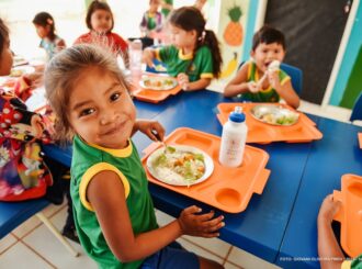 Nutricionistas orientam preparação de merenda escolar da rede municipal em Boa Vista para garantir alimentação saudável