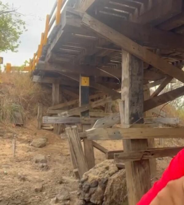 RR-203: após reforma, estrutura de ponte cede e local é interditado, em Amajarí