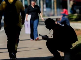 Um em cinco jovens brasileiros de 15 a 29 anos não estuda nem trabalha