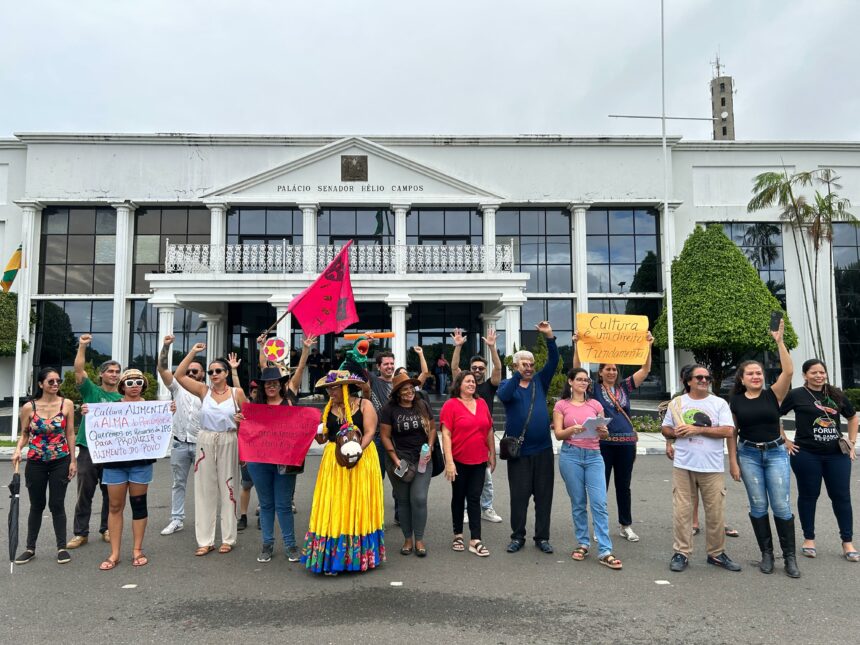 Demora do Governo de RR na execução de R$ 20 milhões da Lei Paulo Gustavo resulta na manifestação de artistas