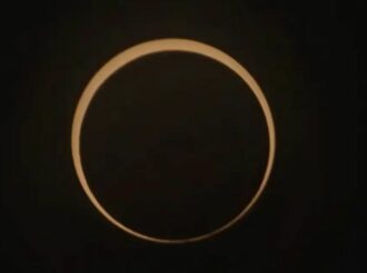 Eclipse total do Sol acontece na segunda; saiba como ver pela internet