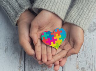Ação social em Boa Vista oferece serviços e promove conscientização sobre autismo