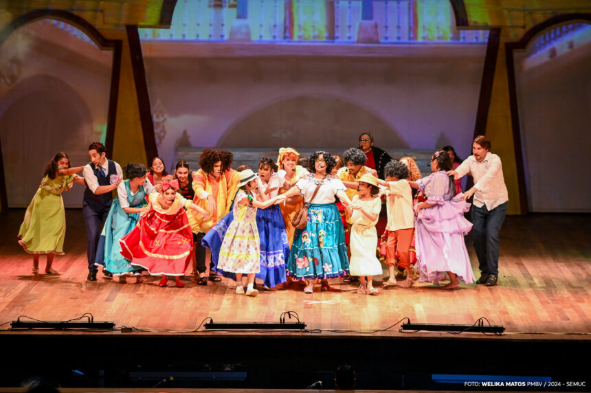‘Encanto’: espetáculo inspirado em animação da Disney celebra união e fortalecimento de vínculos familiares no Teatro Municipal