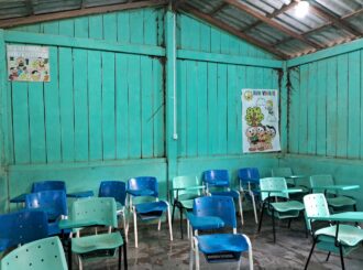 Pais de alunos denunciam falta de transporte escolar e precariedade em escola estadual de Caracaraí