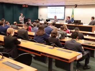 Prefeito Arthur Henrique participa de audiência em Brasília que discutiu a exploração de petróleo na bacia do Tacutu