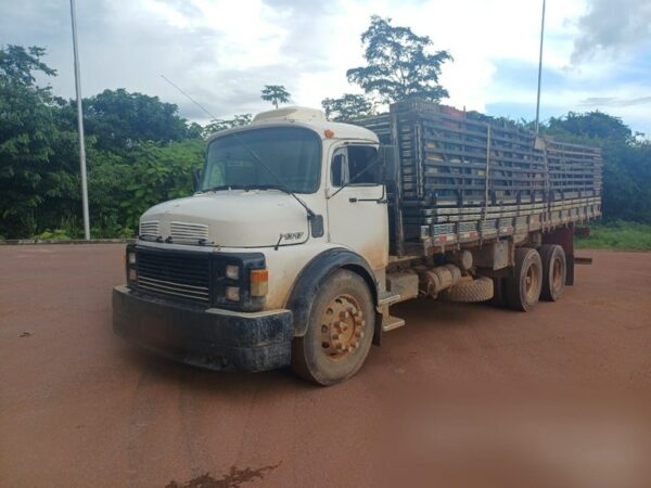 PRF apreende oito toneladas de ametista escondidas em caminhão com bananas em Rorainópolis