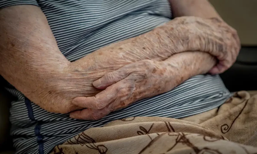 SUS vai ofertar primeiro medicamento para demência associada ao Parkinson