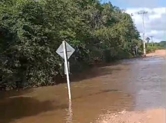 Intrafegabilidade: motoristas reclamam de buracos e alagamento na RR-342, em Amajari