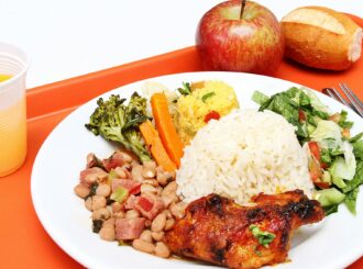 Apesar da alta dos preços, acesso a dieta saudável cresce no Brasil