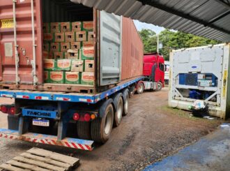 Receita Federal apreende 45 toneladas de frios e carnes em caminhão na fronteira com a Venezuela
