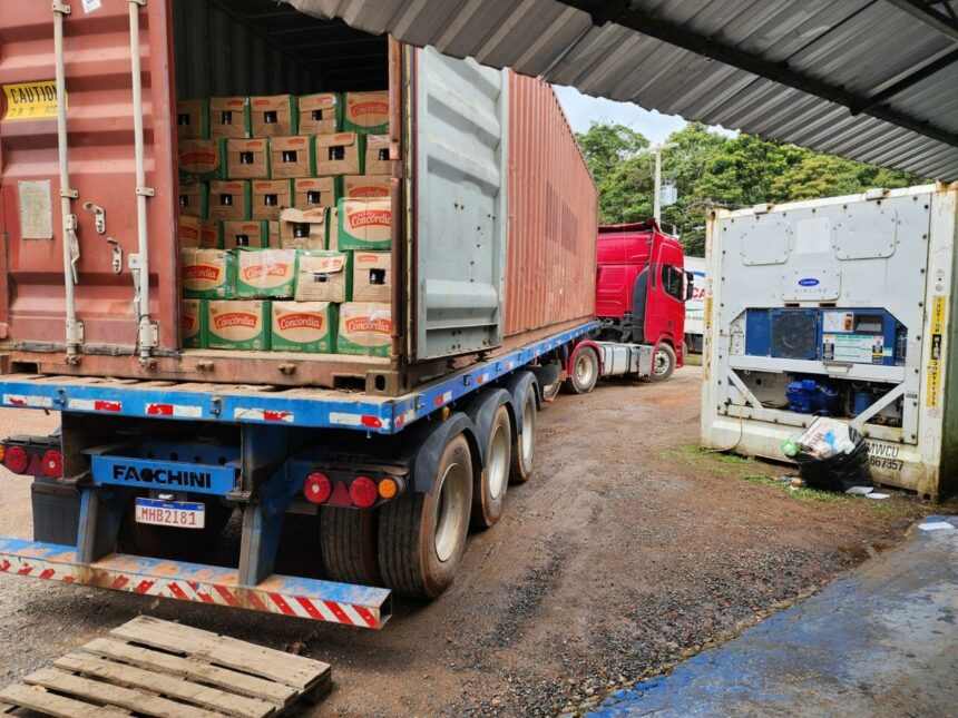 Receita Federal apreende 45 toneladas de frios e carnes em caminhão na fronteira com a Venezuela