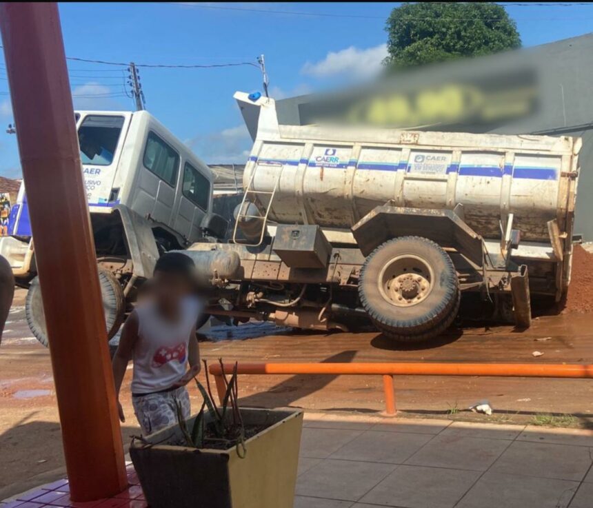 Buraco em rua do Asa Branca preocupa moradores e condutores de veículos