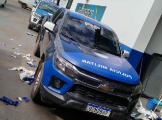 Denúncia relata que Governo está descaracterizando viaturas do Polícia na Rua para usar nas eleições; confira imagens