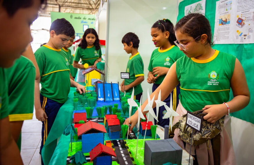 Feira de Iniciação Científica 2024: alunos de Boa Vista elaboram projetos com temáticas sobre biomas do Brasil