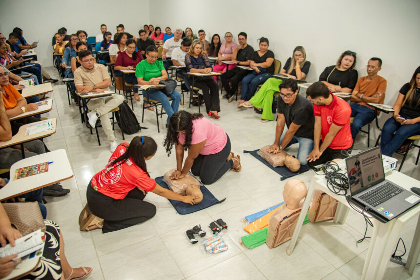 Servidores das escolas municipais de Boa Vista aprendem ‘primeiros socorros’ durante capacitação promovida pela Prefeitura