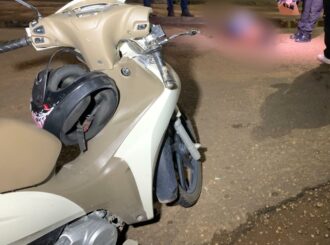 Mulher morre ao perder controle da moto, cair e bater a cabeça em Boa Vista